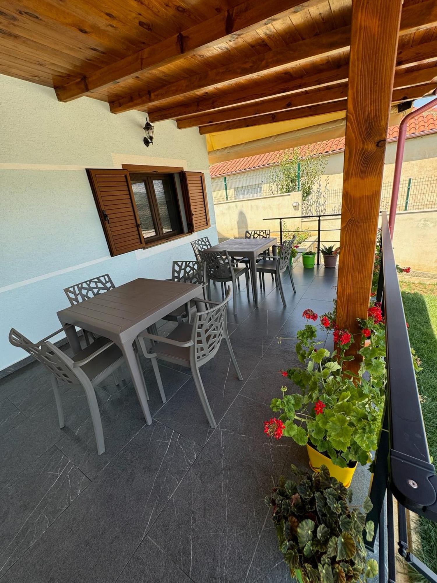 Villa Sana Rooms Permet Exterior photo
